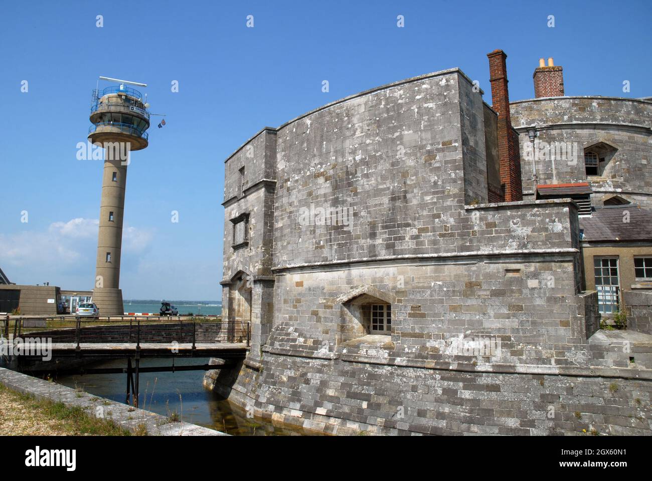 Stazione di Calshot Tower Lookout gestita dal National Coastwatch Institute (NCI), Calshot, Hampshire, Regno Unito. Foto Stock