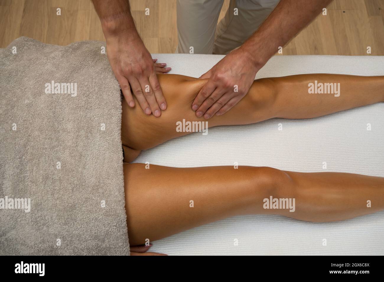 Massaggio linfodrenante immagini e fotografie stock ad alta risoluzione -  Alamy