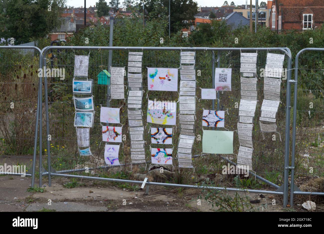 St Botolph's, Colchester, sito di potenziale sviluppo nella sistemazione degli studenti. Vengono mostrati suggerimenti per modi alternativi di utilizzare la terra. Foto Stock