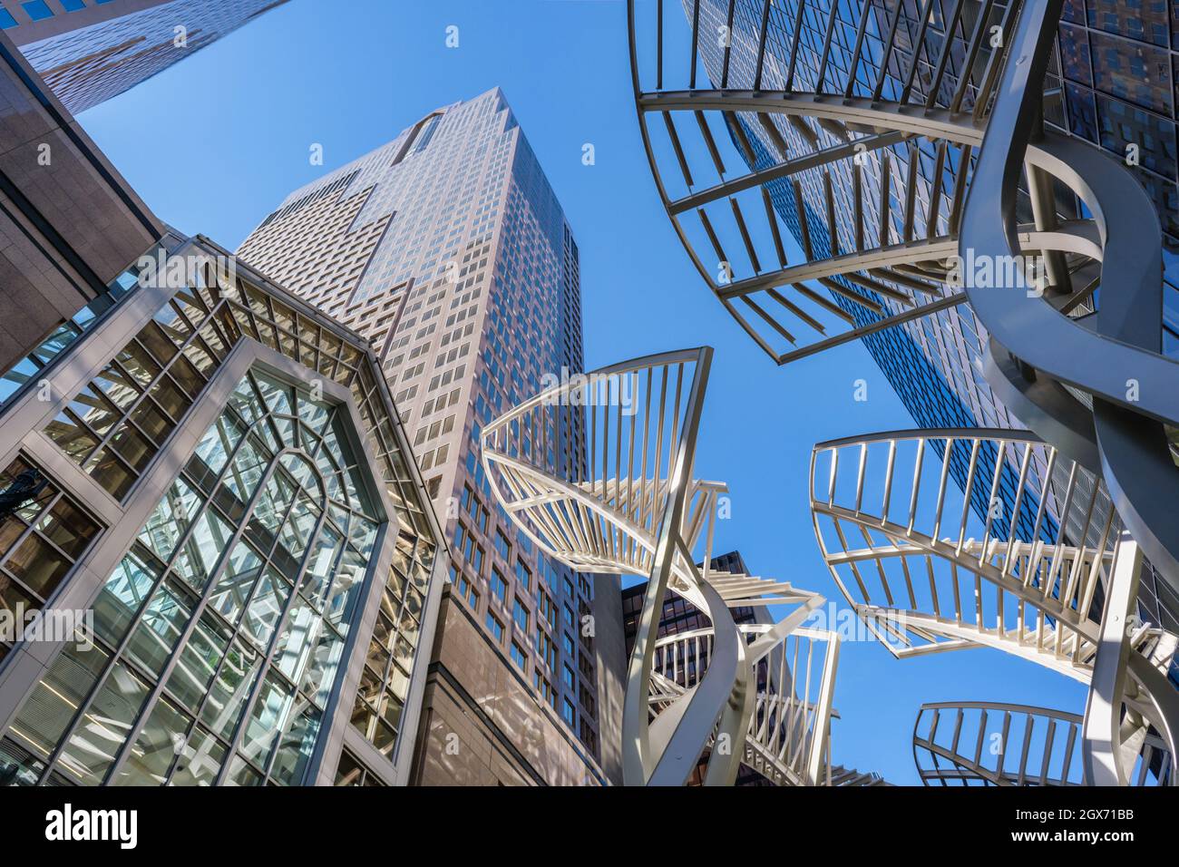 Calgary, Alberta, Canada - 27 settembre 2021: Galleria Trees su Stephen Avenue Walking Street nel centro di Calgary Foto Stock