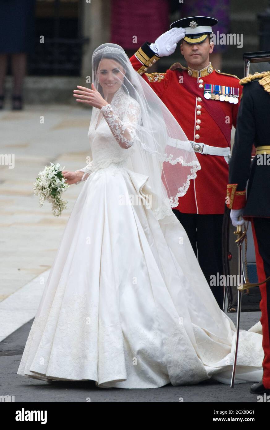 Catherine Middleton arriva all'Abbazia di Westminster per sposare il Principe William il 29 aprile 2011. Foto Stock