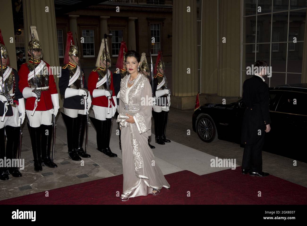 La principessa Lalla Meryem del Marocco partecipa a una cena per Sovereigns stranieri ospitati dal Principe di Galles e dalla Duchessa di Cornovaglia per commemorare il Giubileo dei Diamanti della Regina a Buckingham Palace il 18 maggio 2012. Foto Stock