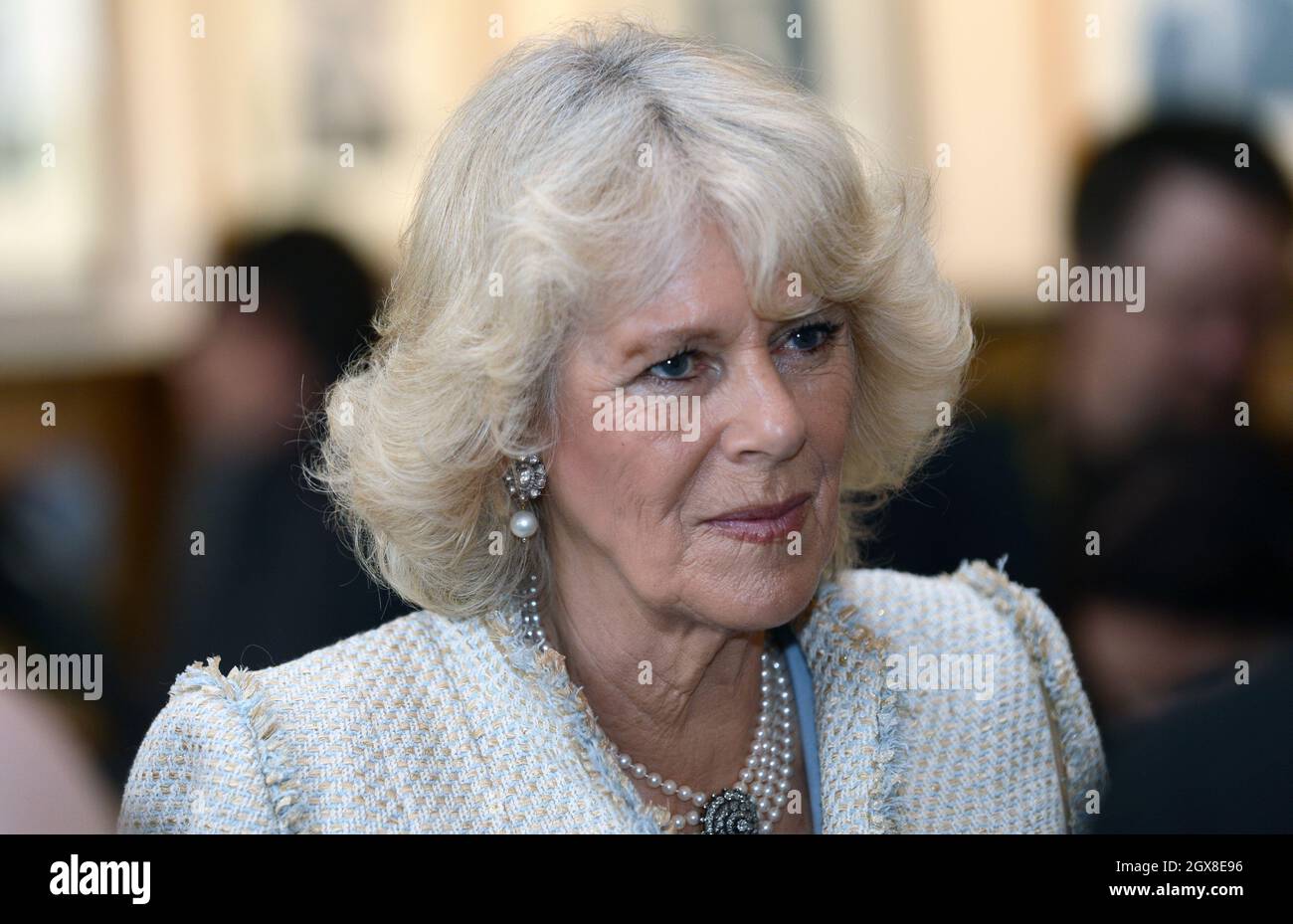 Camilla, Duchessa di Cornovaglia, visita la First Nations University di Regina, Saskatchewan, l'ultimo giorno di un tour del Giubileo dei Diamanti del Canada Foto Stock