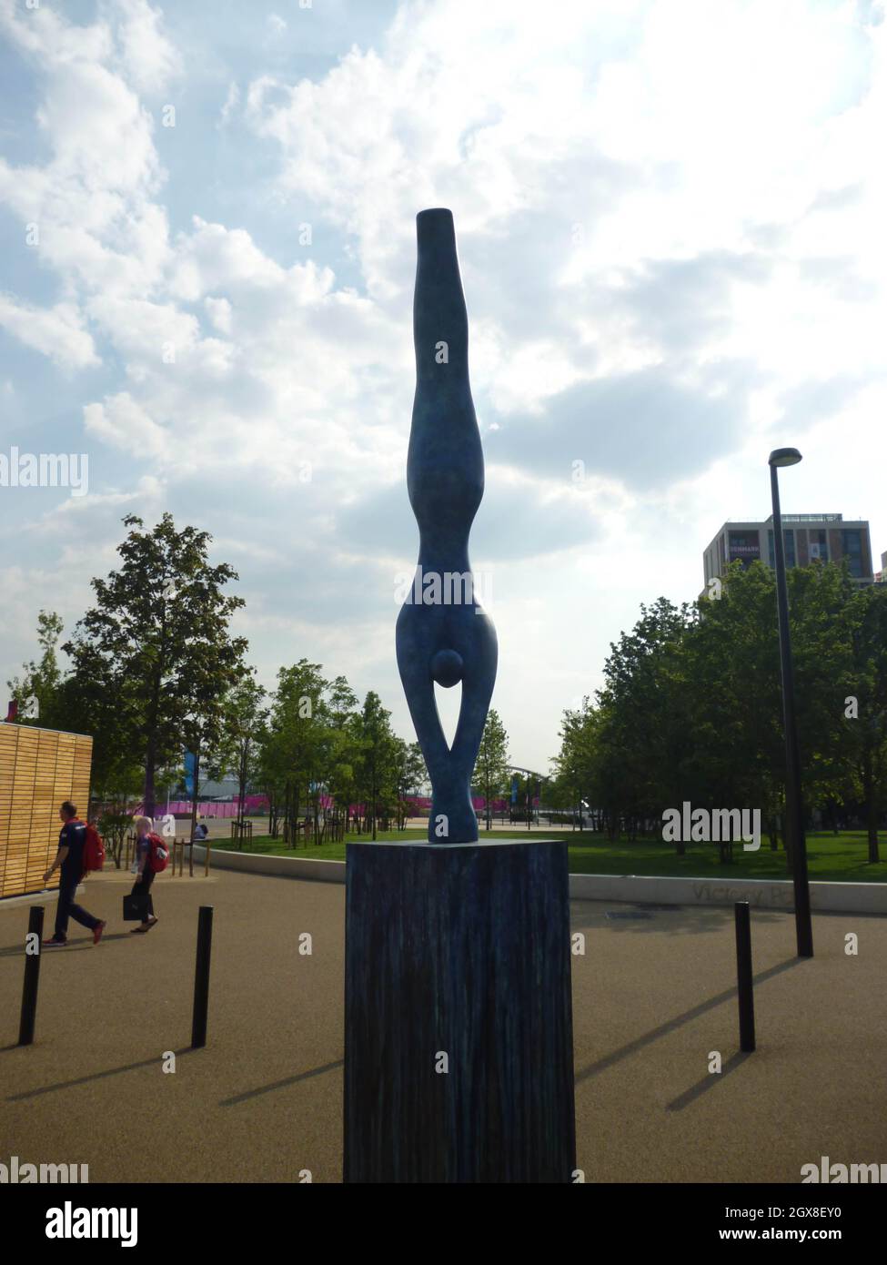 Anna Chromy Olympic Spirit scultura presso il villaggio degli atleti di Stratford, Londra Foto Stock