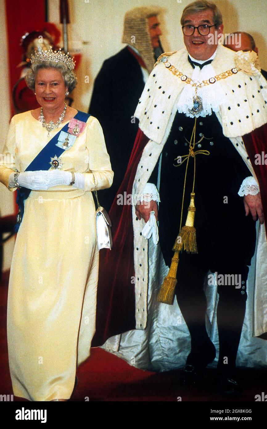 La Regina Elisabetta II partecipa al banchetto dei Sindaci del Signore a Guildhall di Londra Foto Stock