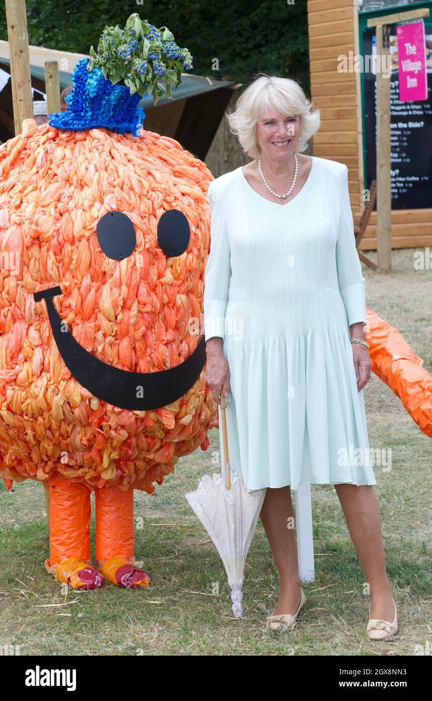 Camilla, Duchessa di Cornovaglia visita Hampton Court Palace Flower Show il 1 luglio 2015 Foto Stock