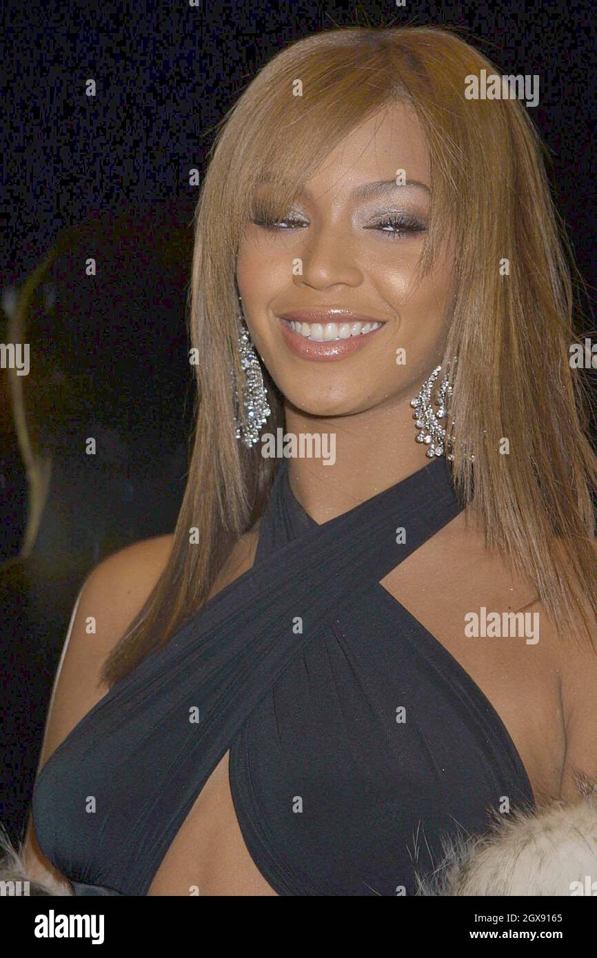 Beyonce Knowles al debutto nordamericano della Mercedes-Benz SLR McLaren all'Esquire Apartment, Trump World Tower a New York. Foto Stock