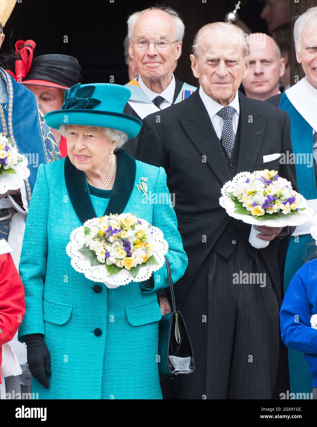 La Regina Elisabetta II e il Duca di Edimburgo partecipano al Royal Maundy Service presso la Cattedrale di Leicester il 13 aprile 2017 Foto Stock