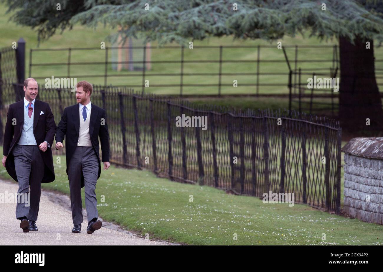 Il Principe William, Duca di Cambridge e il Principe Harry arriveranno per le nozze di Pippa Middleton e James Matthews alla chiesa di San Marco, Englefield Green Foto Stock