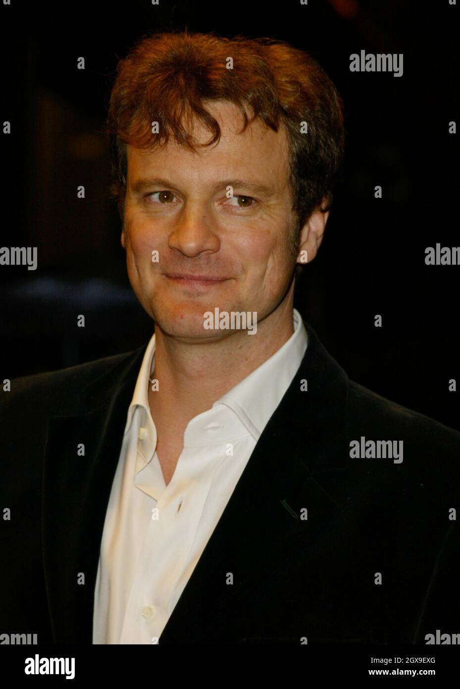 Colin Firth al Times Gala Screening del film Girl with A Peal Earring. Il film si basa su un libro di Tracey Chevalier che ha scritto una storia sulla pittura più amata di Vermeer. Foto Stock Colin Firth al Times Gala Screening del film Girl with A Peal Earring. Il film si basa su un libro di Tracey Chevalier che ha scritto una storia sulla pittura più amata di Vermeer. Foto Stock