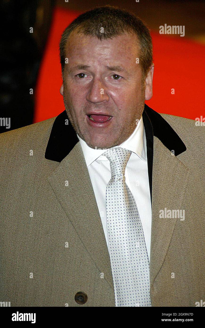 Ray Winstone alla prima di beneficenza Royal European del film Cold Mountain. La proiezione del film si è svolta presso l'Odeon Leicester Square di Londra. Foto Stock