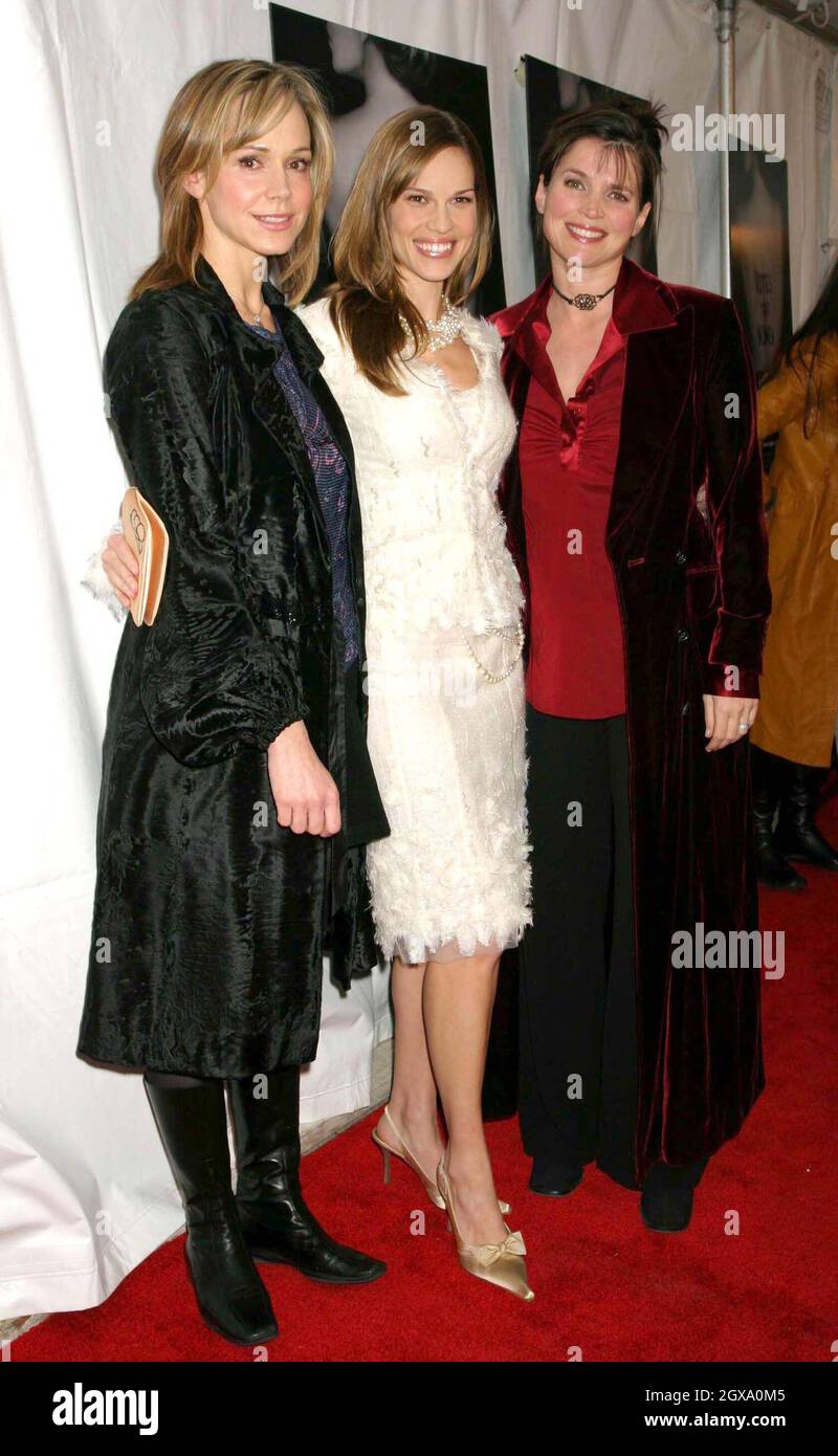 Frances o'Connor, , Hilary Swank, Julia Ormond alla prima proiezione di HBO 'Iron Jawed Angels' al Chelsea West Cinemas a Manhattan. Foto Stock