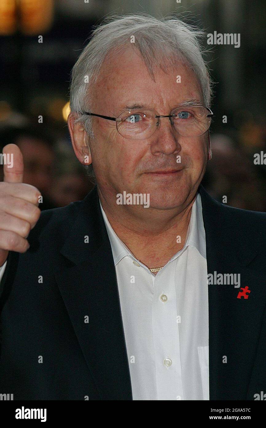 Pete Waterman a Mamma mia! La madre di tutti i musical celebra 5 anni nel West End. Foto Stock