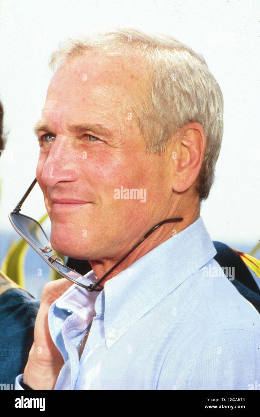 Paul Newman Headshot, occhiali da sole Foto stock - Alamy