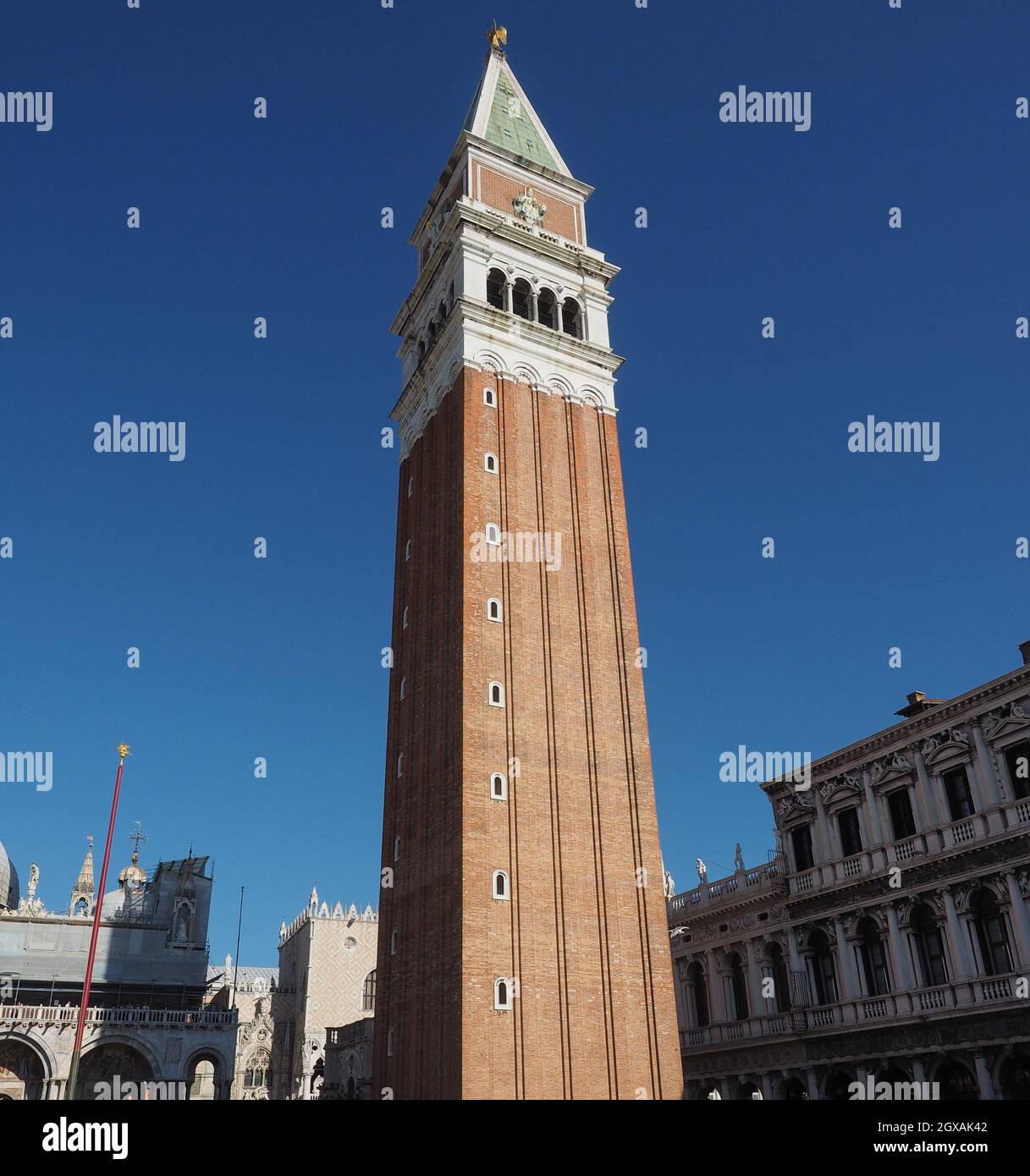 Campanile San Marco (che significa campanile della chiesa di San Marco) in Piazza San Marco a Venezia, Italia. Foto Stock