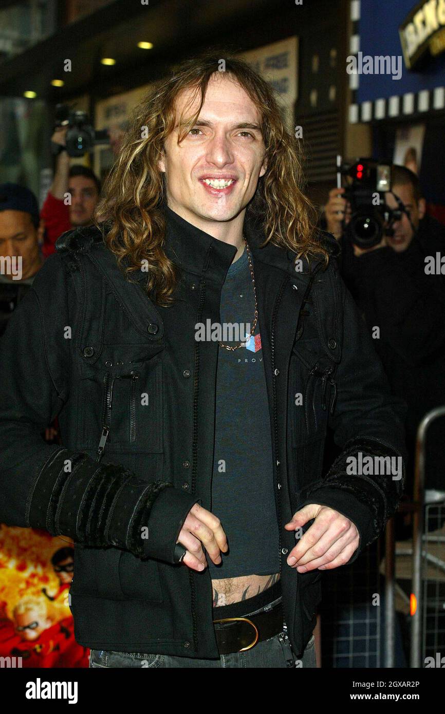 Justin Hawkind from the Darkness alla prima di Disney presenta un film Pixar "The Incredibles" a Londra Foto Stock