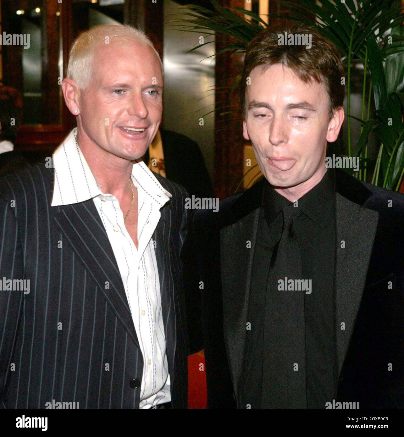 Ken Doherty e Paul Gascoigne alla cena benefica tenuta per Keith o Neill, che ha recentemente dovuto ritirarsi dal calcio a 28 anni a causa di lesioni. (The Burlington Hotel, Dublino, Irlanda) Foto Stock