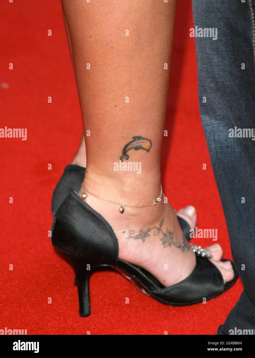 Il tatuaggio di Michelle Heaton alla proiezione britannica della House of Wax, che si è svolta al cinema Vue di Londra. Foto Stock