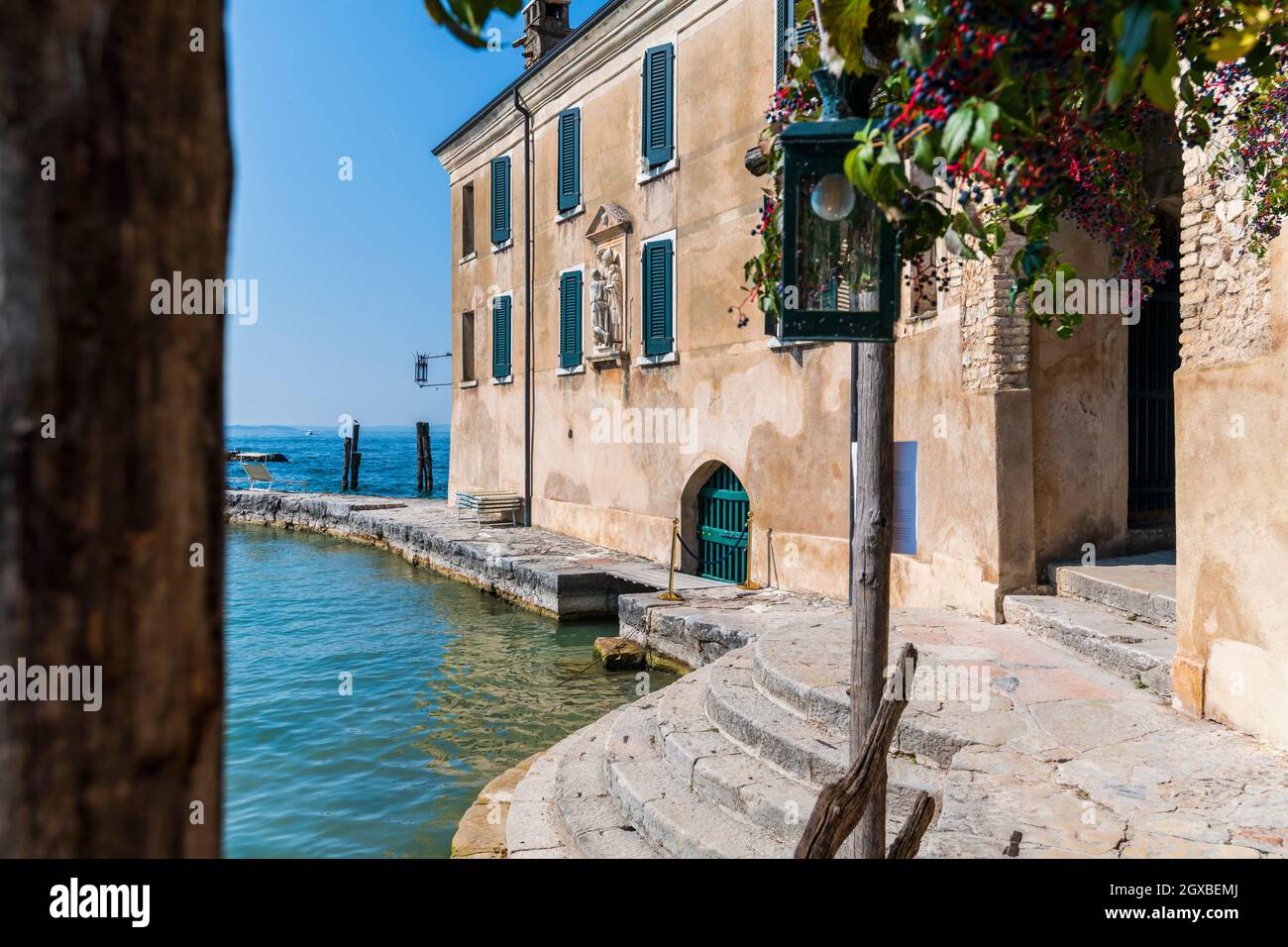 Punta San Vigilio, incanto sul Lago di Garda Foto Stock