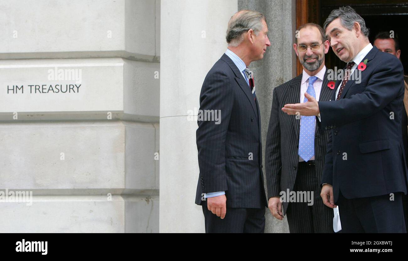 Il Principe Carlo, il Principe del Galles e il Cancelliere dello scacchiere britannico, Gordon Brown, durante un vertice sulla responsabilità sociale delle imprese tenutosi a Londra il 24 ottobre 2006. Anwar Hussein/EMPICS Entertainment Foto Stock