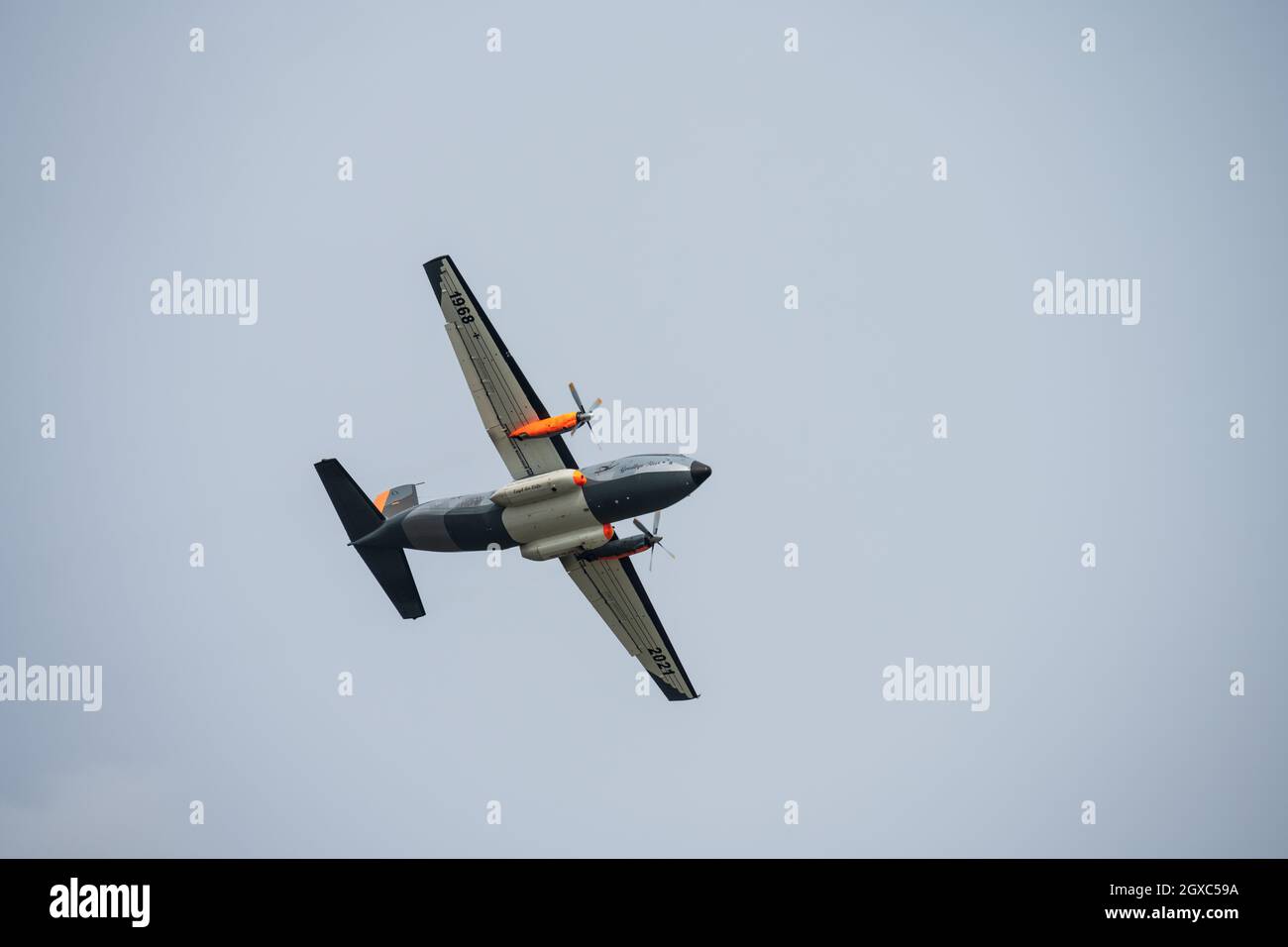 Kiel, 4. Oktober 2021, Marinestützpunkt Kiel-Wik. Willkommen zu Hause! Segelschulschiff „Gorch Fock“ kehrt Zurück in den Heimathafen Kiel. Großer dipend Foto Stock
