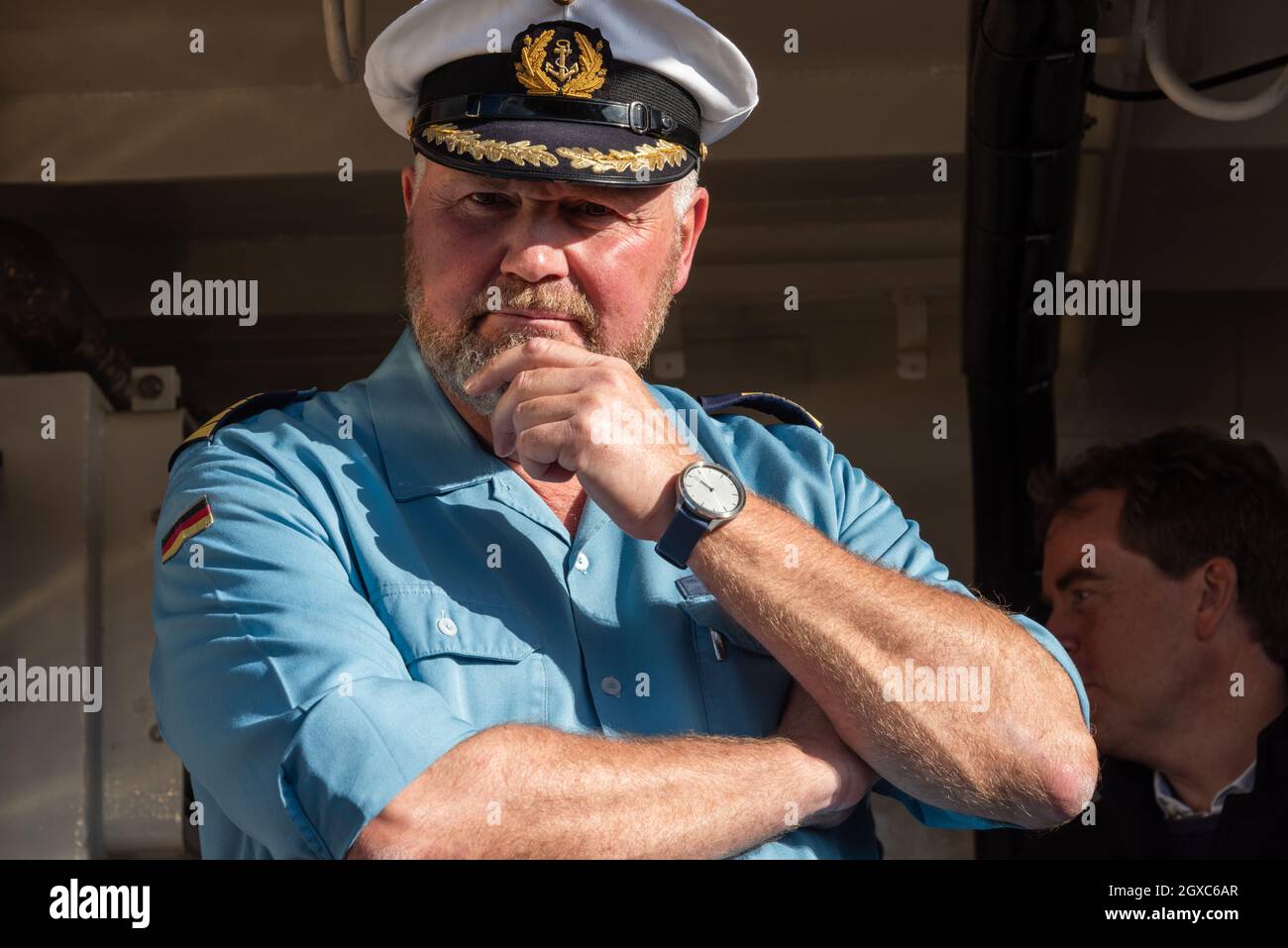 Kiel, 4. Oktober 2021, Marinestützpunkt Kiel-Wik. Willkommen zu Hause! Segelschulschiff „Gorch Fock“ kehrt Zurück in den Heimathafen Kiel. Großer dipend Foto Stock