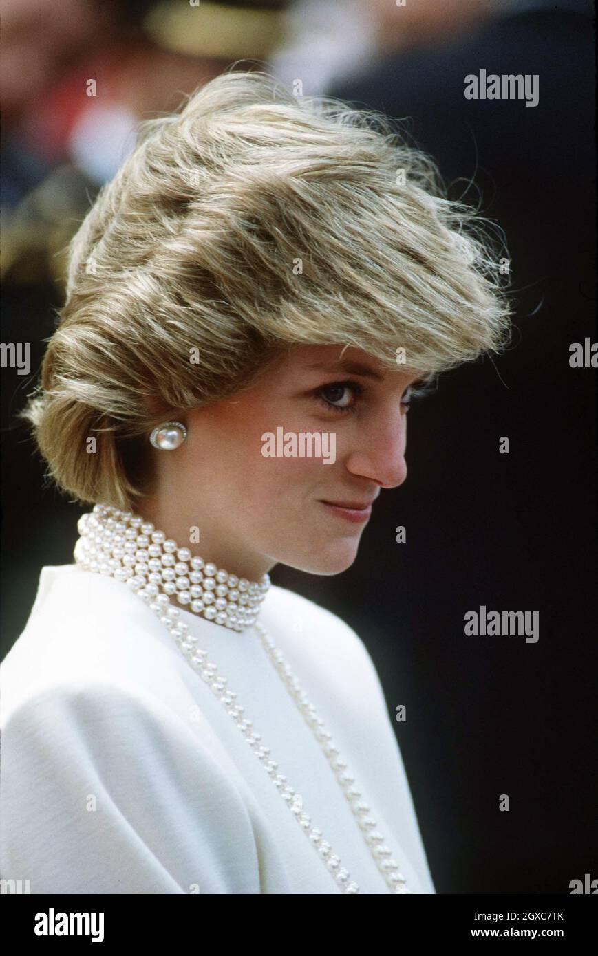 Diana, Principessa del Galles, si sguardi nella macchina fotografica durante un tour del Canada il 30 giugno 1983 Foto Stock