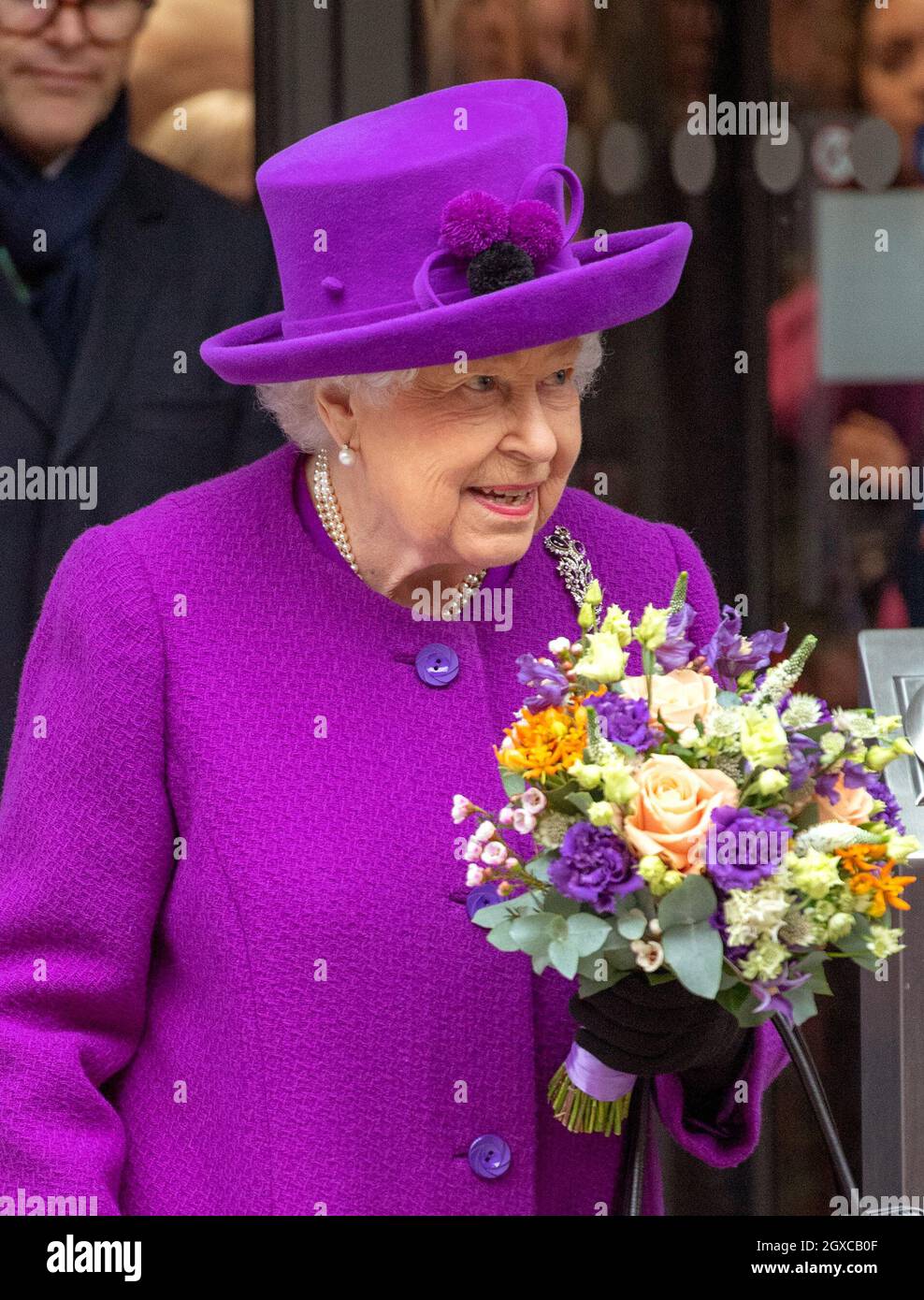 La Regina Elisabetta II apre la nuova sede del Royal National ENT e dell'Eastman Dental Hospitals a Londra il 19 febbraio 2020 Foto Stock