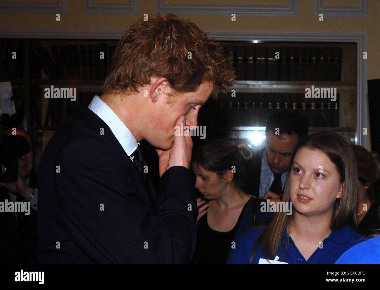 Il Principe Harry , patrono reale di MapAction, incontra volontari e sostenitori in una reception per celebrare cinquanta missioni di successo presso il Royal Institute of Chartered Surveyors di Londra. Foto Stock