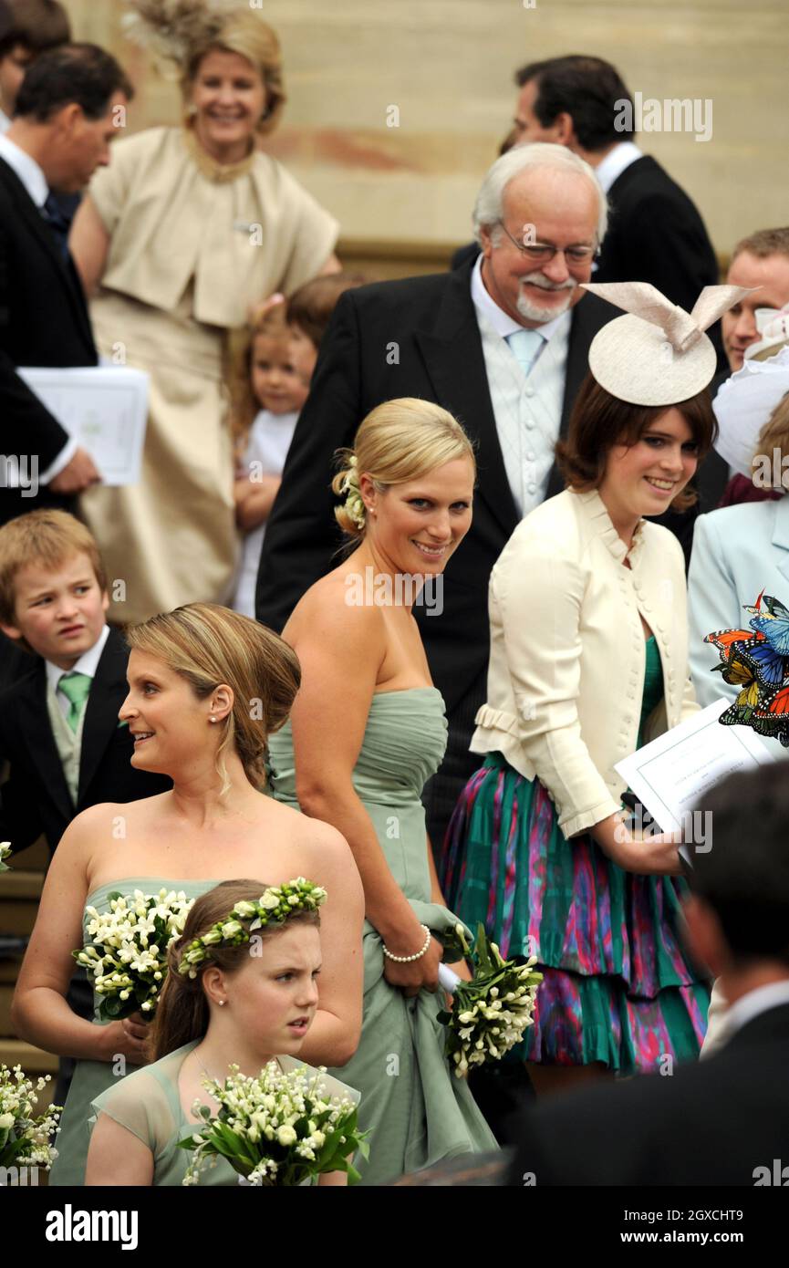 Zara Phillips lascia la Cappella di San Giorgio dopo la cerimonia di matrimonio del fratello Peter Phillips e l'autunno Kelly al Castello di Windor, Windsor. Foto Stock