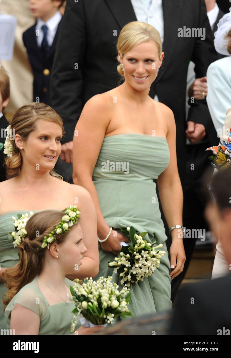 Zara Phillips lascia la Cappella di San Giorgio dopo la cerimonia di matrimonio del fratello Peter Phillips e l'autunno Kelly al Castello di Windor, Windsor. Foto Stock