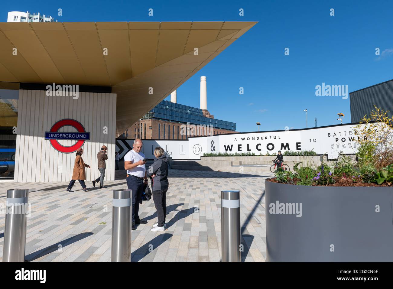 Londra. REGNO UNITO. 10.03.2021. Vista esterna della Battersea Power Station, una delle due nuove stazioni della metropolitana di Londra sulla Northern Line. Foto Stock