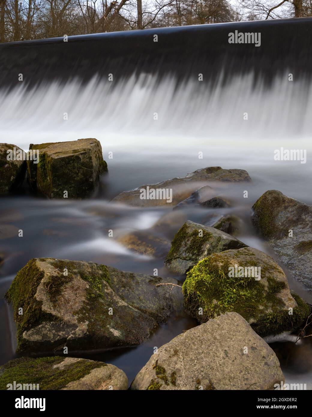 Cascata del torrente Sulz vicino a Lindlar, Bergisches Land, Germania Foto Stock