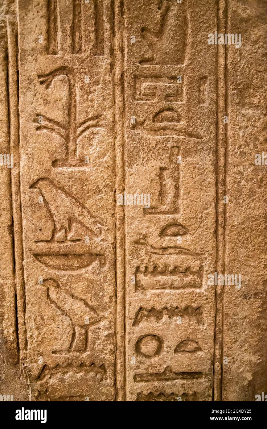 Manufatti egizi nel Louvre, Parigi, Francia Foto Stock