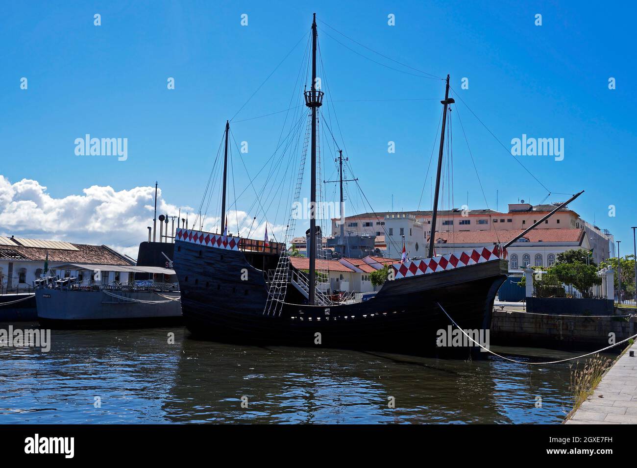 RIO DE JANEIRO, BRASILE - 30 DICEMBRE 2019: Nau Capitania, replica di caravel utilizzato da Pedro Alvares Cabral nella scoperta del Brasile Foto Stock