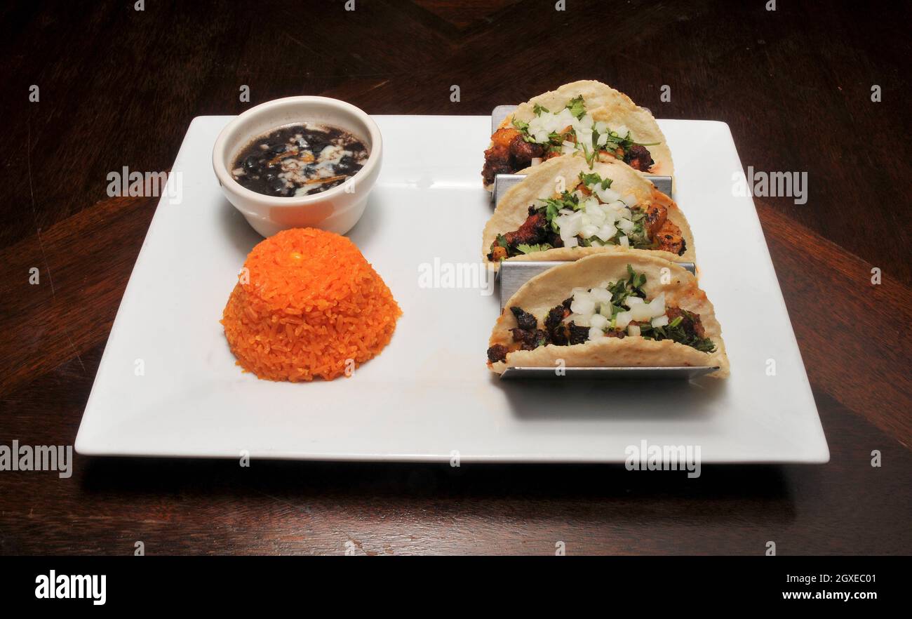 Autentica cucina messicana tex mex conosciuta come Tacos al Pastore Foto Stock
