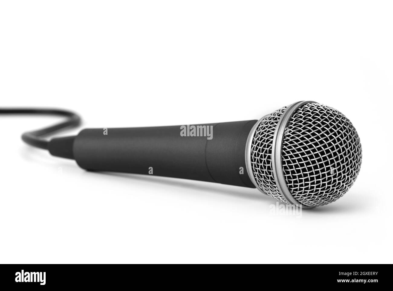 Microfono isolato in metallo grigio scuro Foto Stock