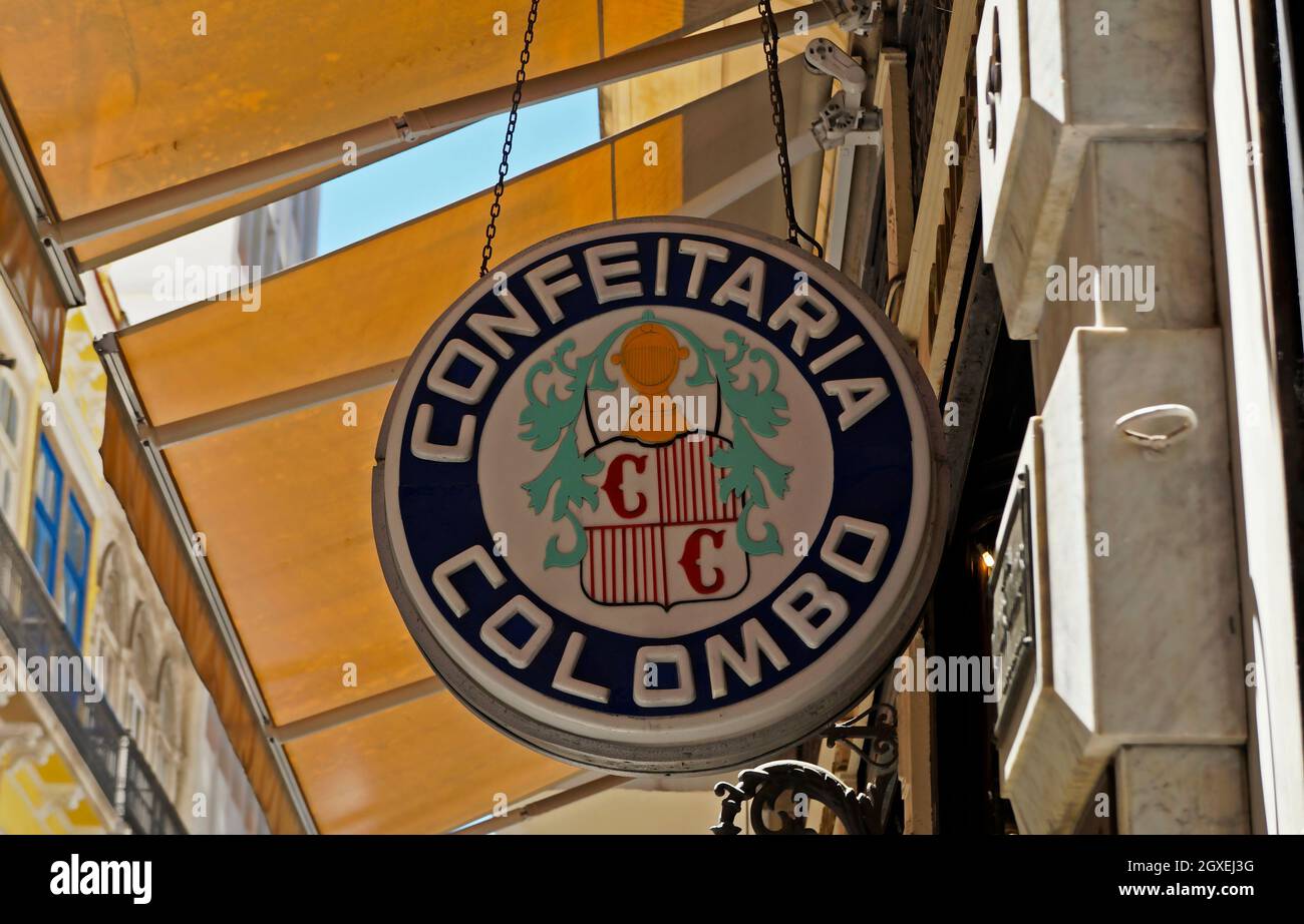 RIO DE JANEIRO, BRASILE - 30 DICEMBRE 2019: Cartello della famosa e tradizionale 'Confeitaria Colombo', una caffetteria fondata nel 1894 Foto Stock