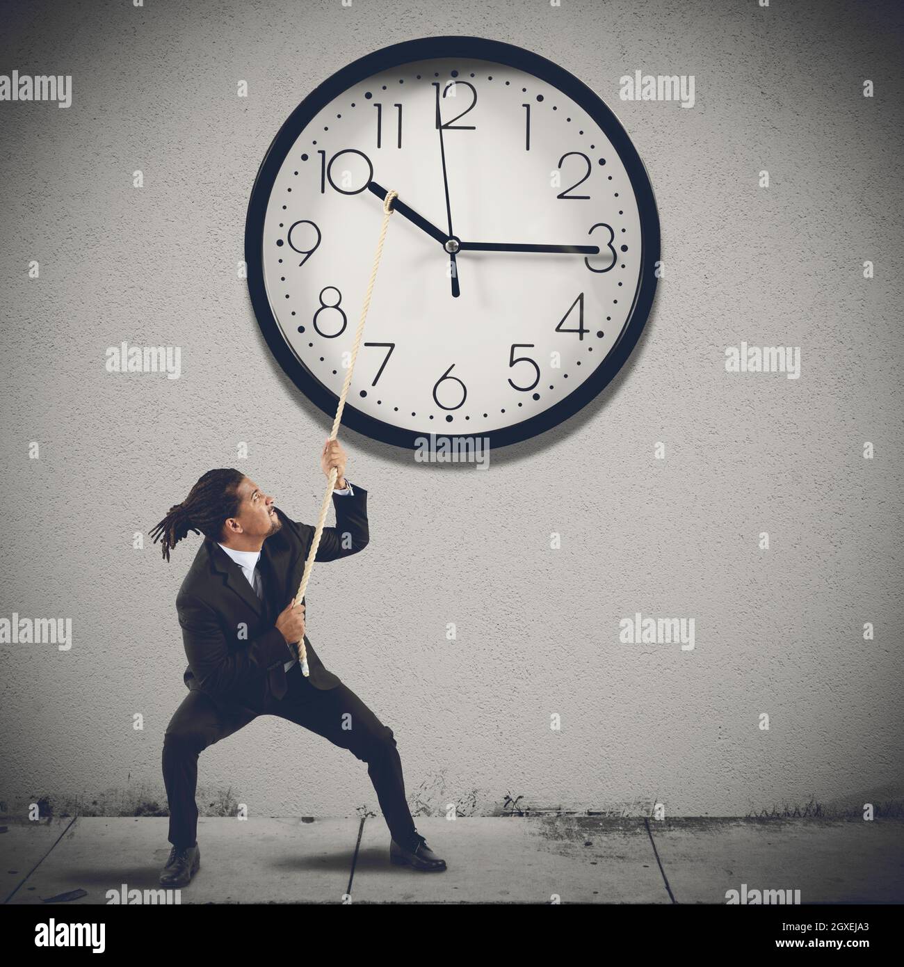 Spostare le lancette dell'orologio per modificare l'ora Foto stock - Alamy