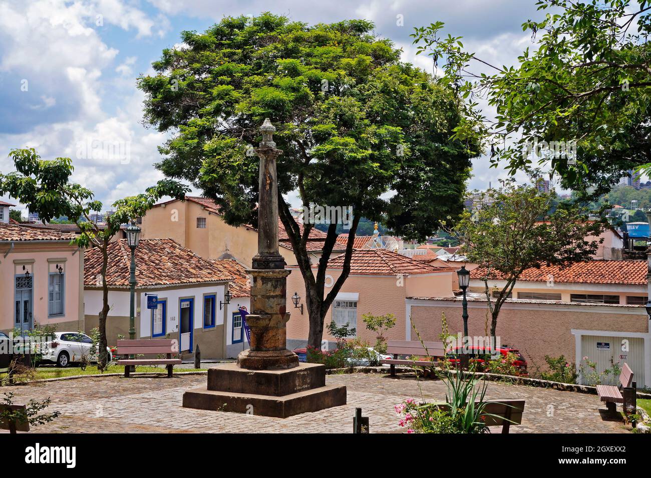 SAO JOAO DEL REI, MINAS GERAIS, BRASILE - 25 GENNAIO 2020: Piazza del pilastro. Il luogo in cui gli schiavi sono stati puniti in pubblico Foto Stock