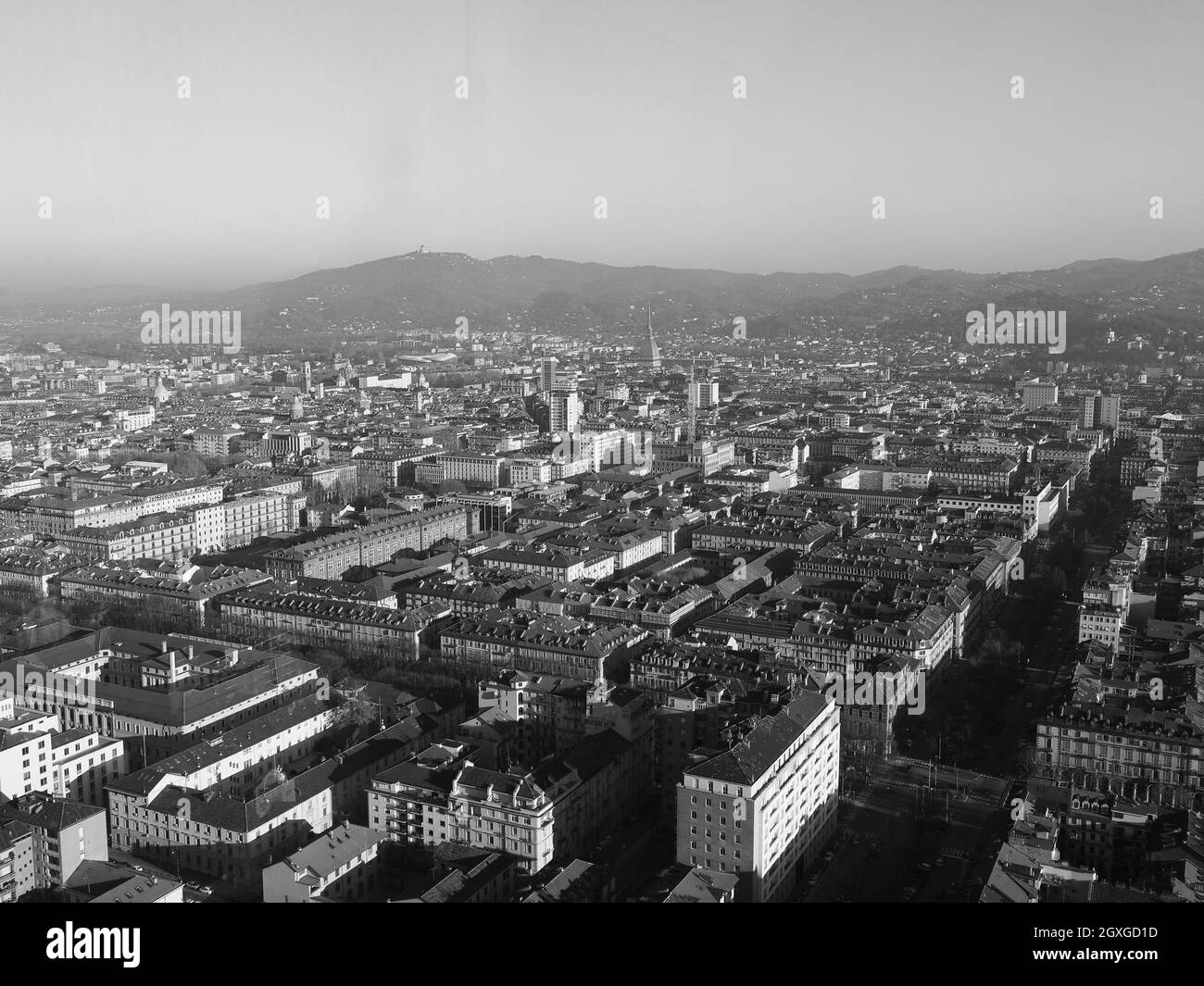 Veduta aerea della città di Torino, Italia con Piazza Castello in bianco e nero Foto Stock