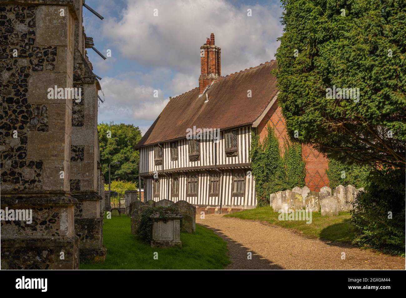 La Guildhall dal cantiere di San Pietro e San Paolo Chiesa, occhio, Suffolk Foto Stock