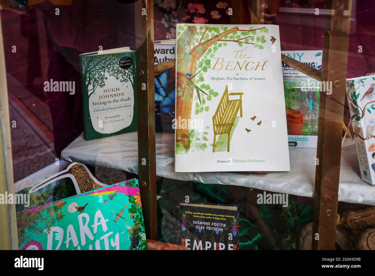 Copia di 'il banco' in una piccola libreria. È un libro di immagini per bambini scritto da Meghan, Duchessa del Sussex e pubblicato nel 2021 Foto Stock