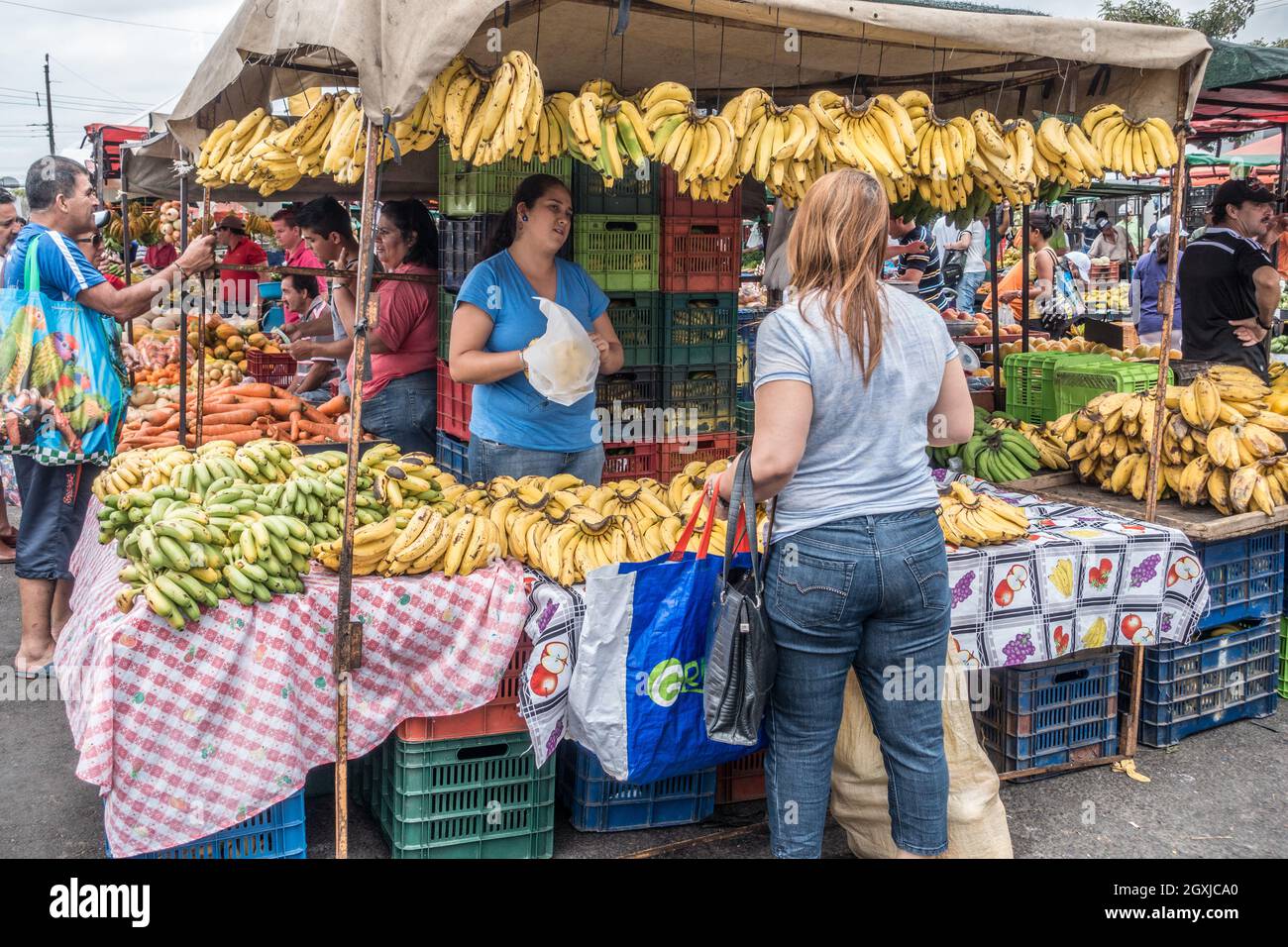 Mercato alimentare all'aperto a Zapote, Costa Rica. Foto Stock