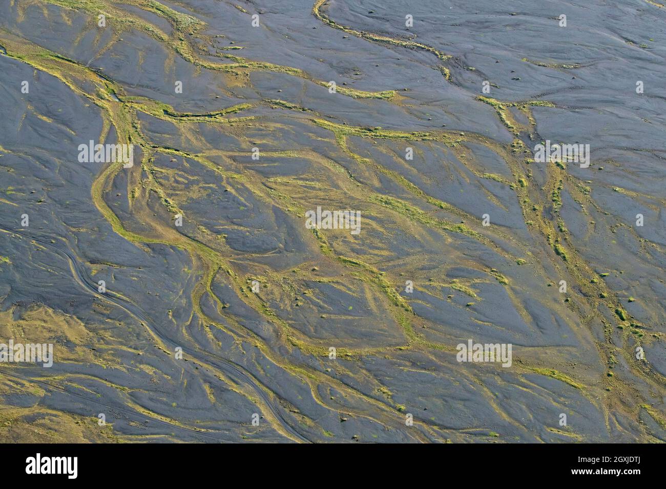Vista aerea sul delta del ghiacciaio Þjórsá / Thjorsa in estate, il fiume più lungo d'Islanda Foto Stock
