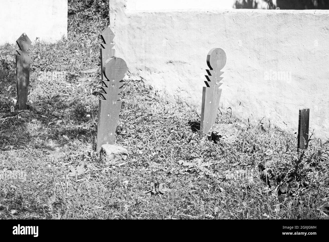 Istanbul, Turchia; 26 maggio 2013: Lapidi di legno nel cimitero musulmano. Foto Stock