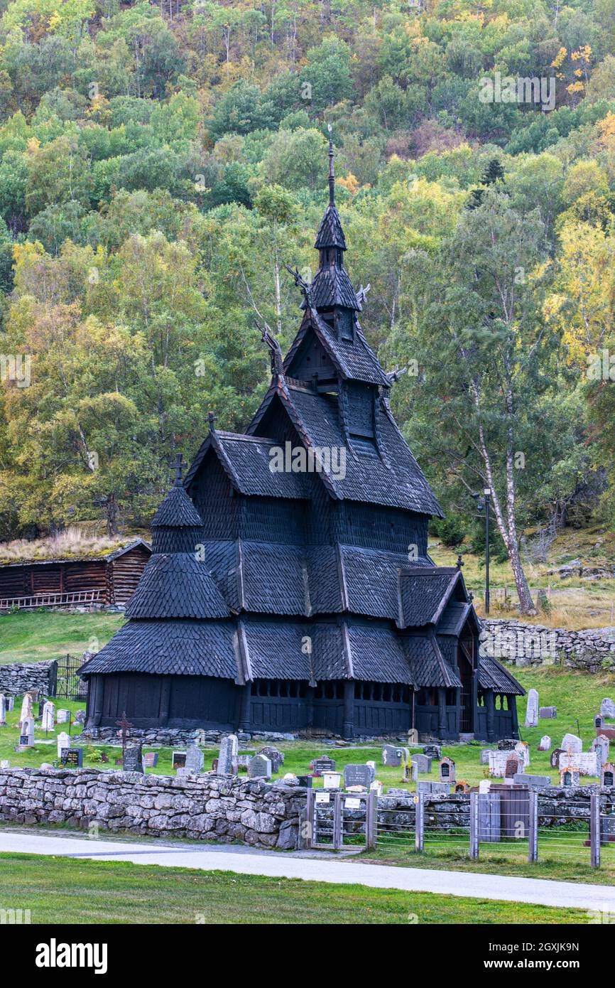Chiesa norvegese a doghe di legno a Borgund Foto Stock