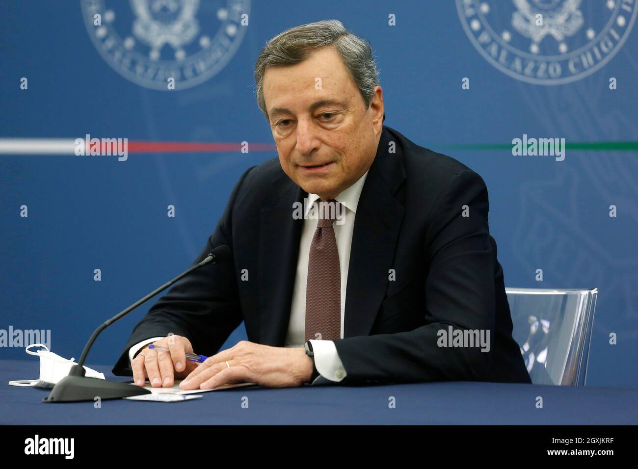 Roma, Italia. 05 ottobre 2021. Il Premier italiano Mario Draghi partecipa ad una conferenza stampa dopo il gabinetto del Ministro.Roma (Italia), 5 Ottobre 2021 Foto Samantha Zucchi Insidefoto Credit: Insidefoto srl/Alamy Live News Foto Stock