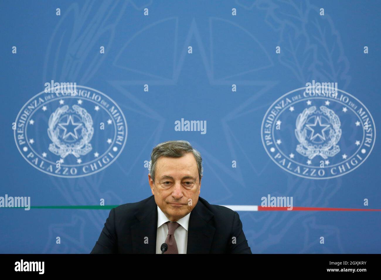 Roma, Italia. 05 ottobre 2021. Il Premier italiano Mario Draghi partecipa ad una conferenza stampa dopo il gabinetto del Ministro.Roma (Italia), 5 Ottobre 2021 Foto Samantha Zucchi Insidefoto Credit: Insidefoto srl/Alamy Live News Foto Stock