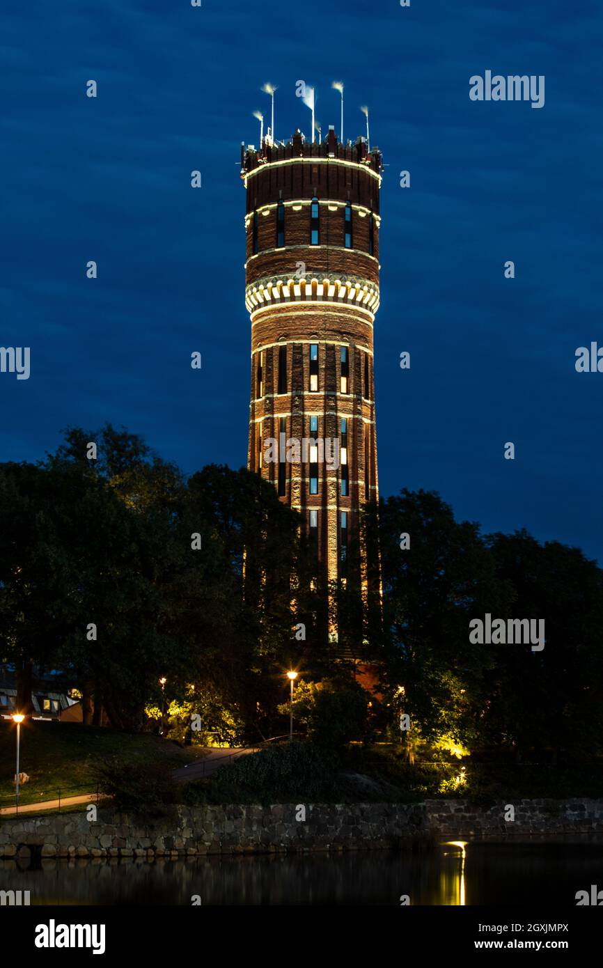 torre di Kalmar dopo il tramonto, Svezia Foto Stock